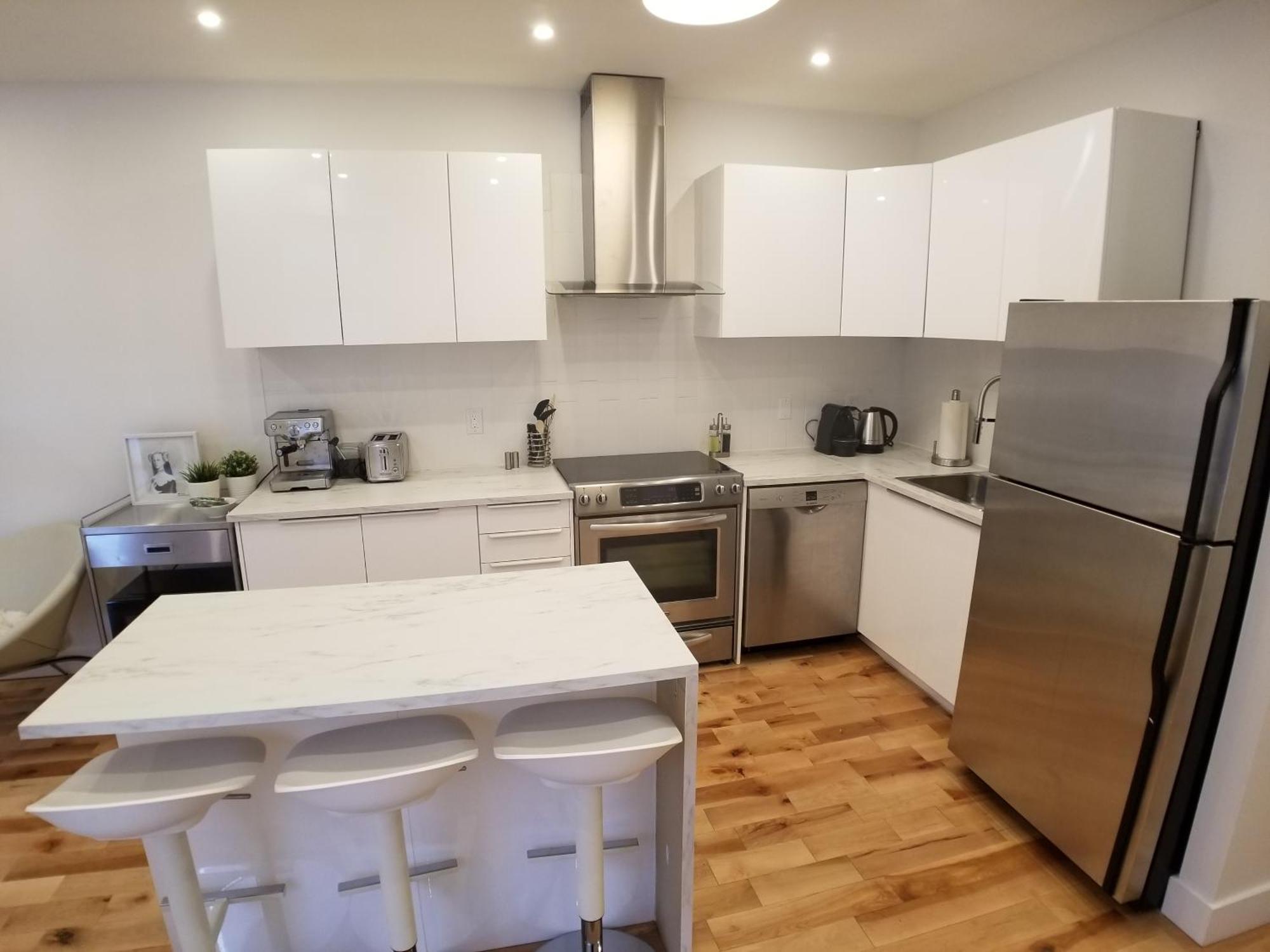 Apartment 3 Bedroom Near Olympic Stadium
